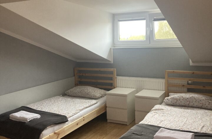 Pokój dwuosobowy ze wspólną łazienką